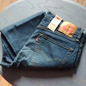541 Levi's Athletic Taper Jeans